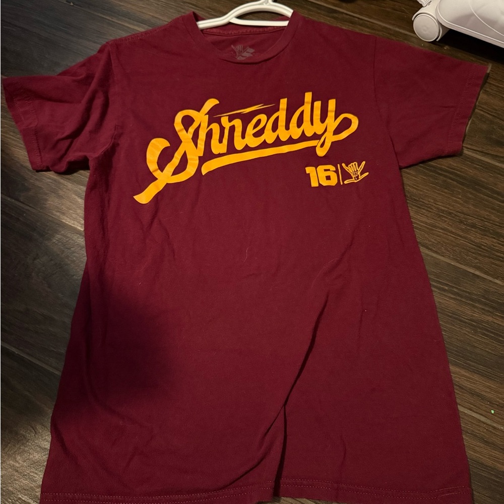 🪼 5/$10 GUC Shreddy T-Shirt